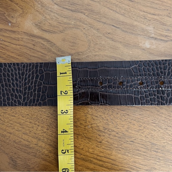 EMBOSSED 100% LEATHER BANANA REPUBLIC LEATHER BELT - Picture 7 of 10